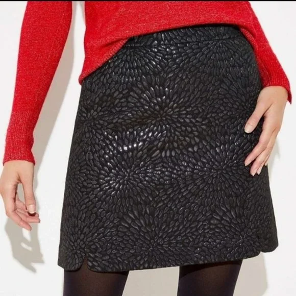 LOFT New Black Shimmer Jacquard Floral Embossed Metallic Shift Skirt Size 2P - Picture 1 of 3
